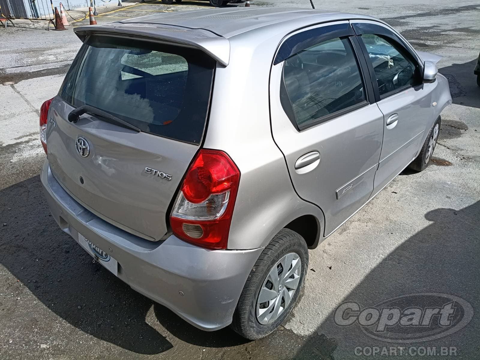 Toyota Etios 2018 — foto 4