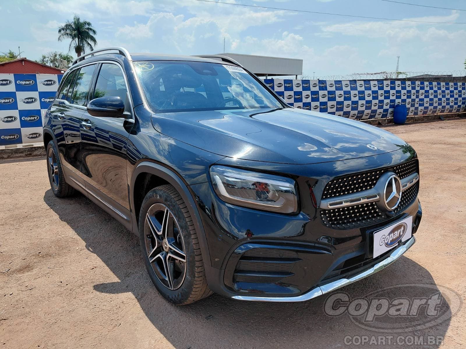 Mercedes-Benz GLB 2025 — foto 1