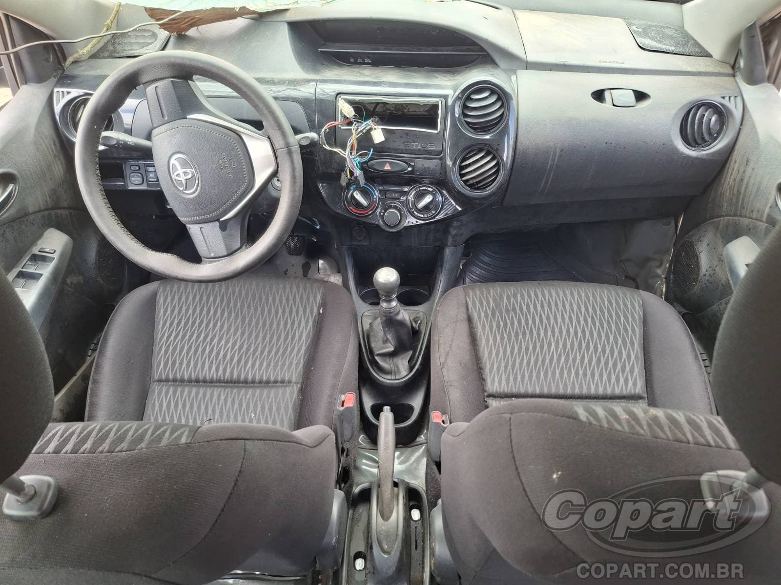 Toyota Etios 2018 — foto 9