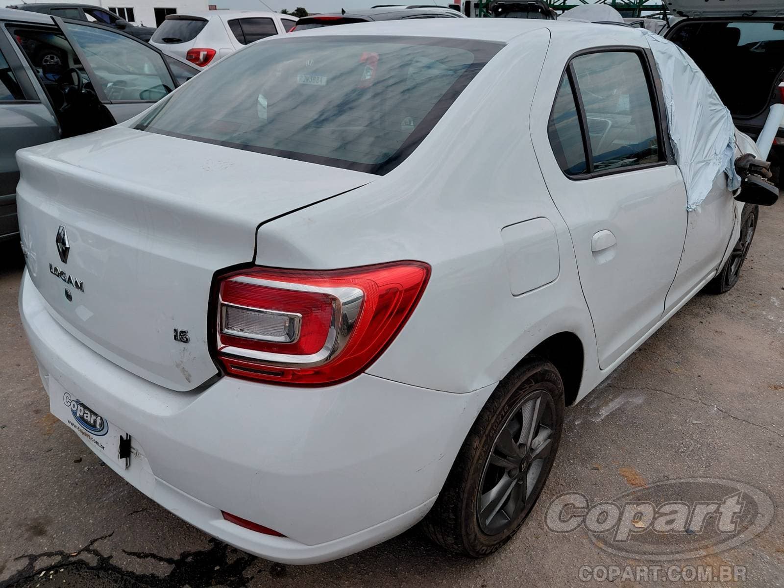 Renault Logan 2015 — foto 4