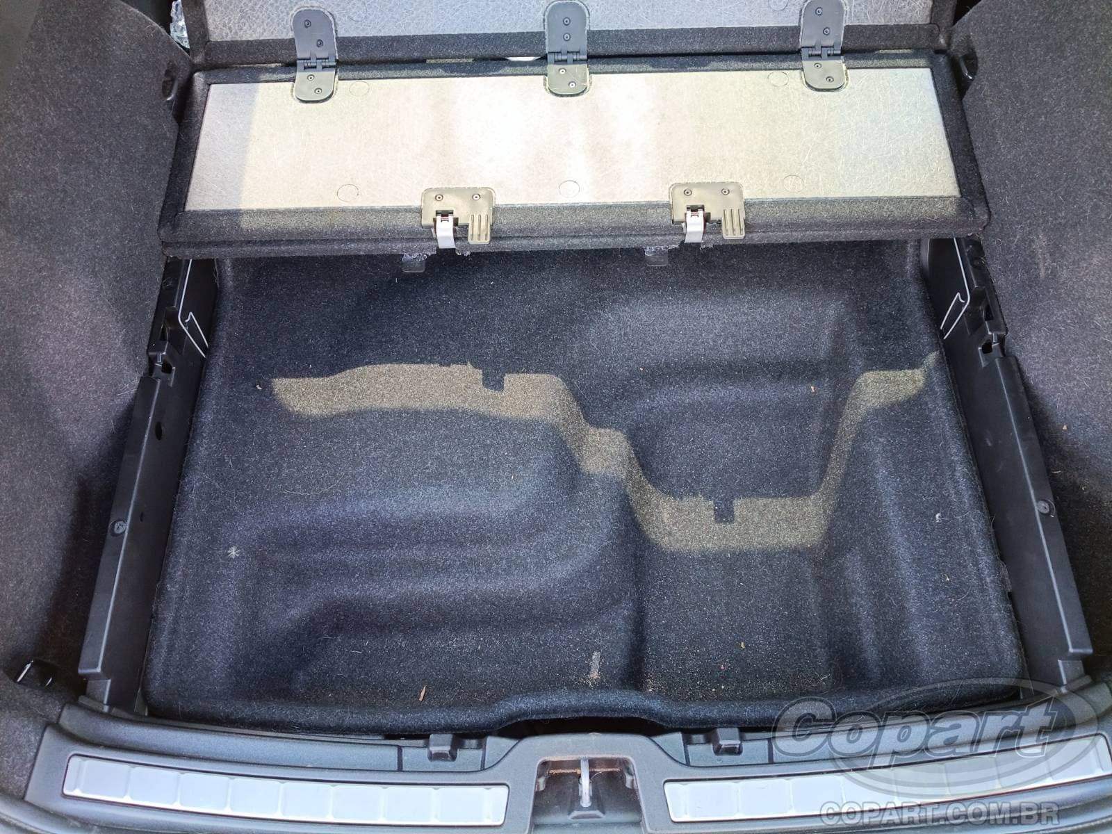Volvo C40 2023 — foto 10