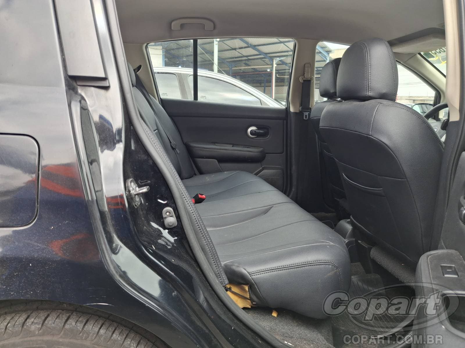 Nissan Tiida 2011 — foto 6