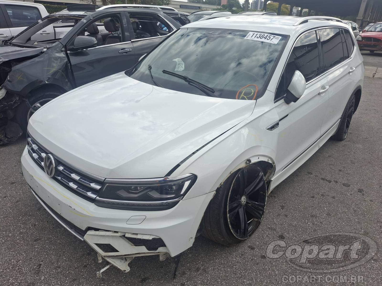Volkswagen Tiguan 2019 — foto 2