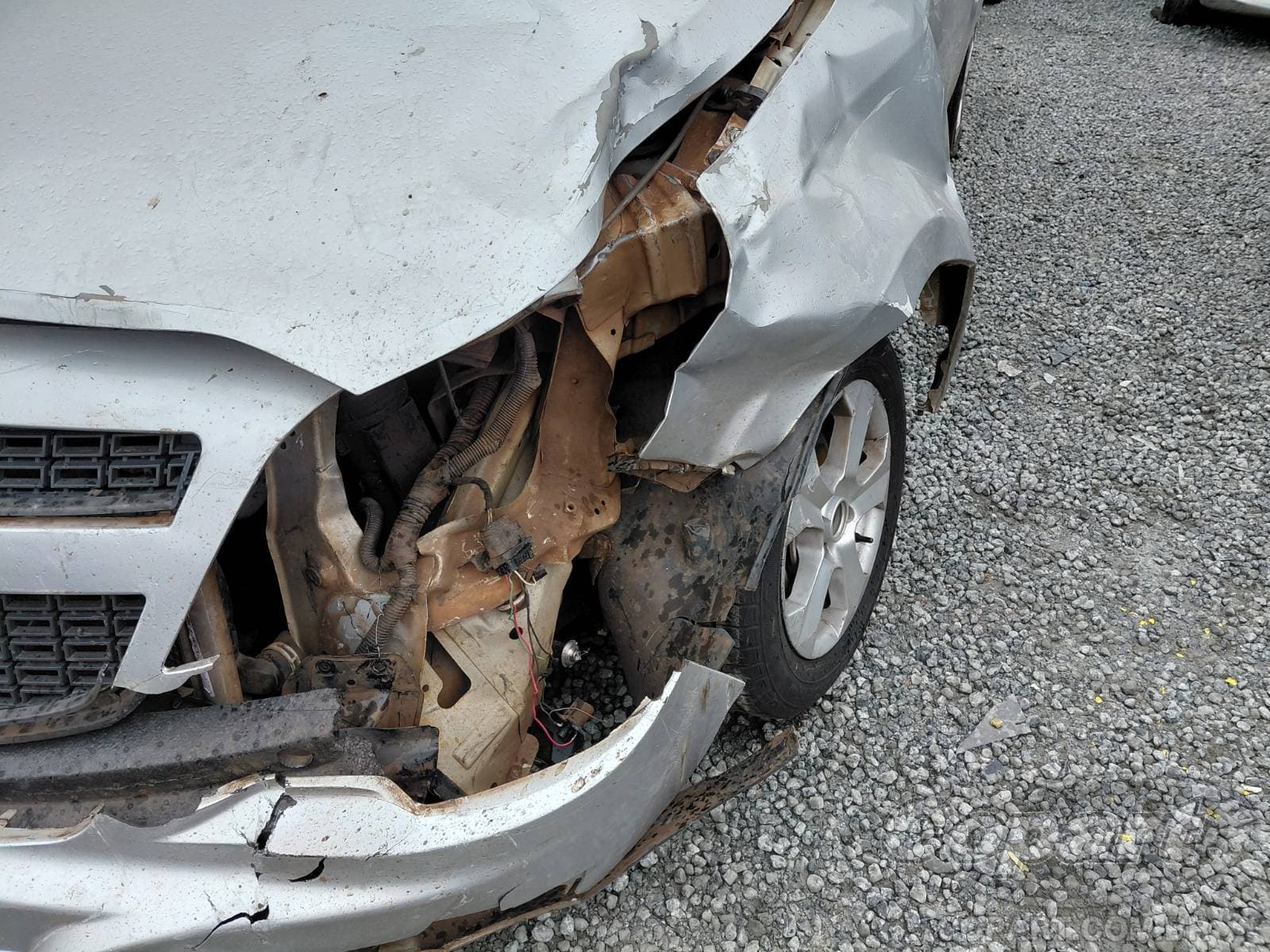 Chevrolet Montana 2015 — foto 11