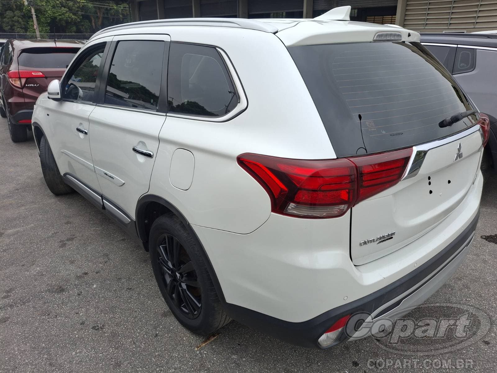 Mitsubishi Outlander 2020 — foto 3