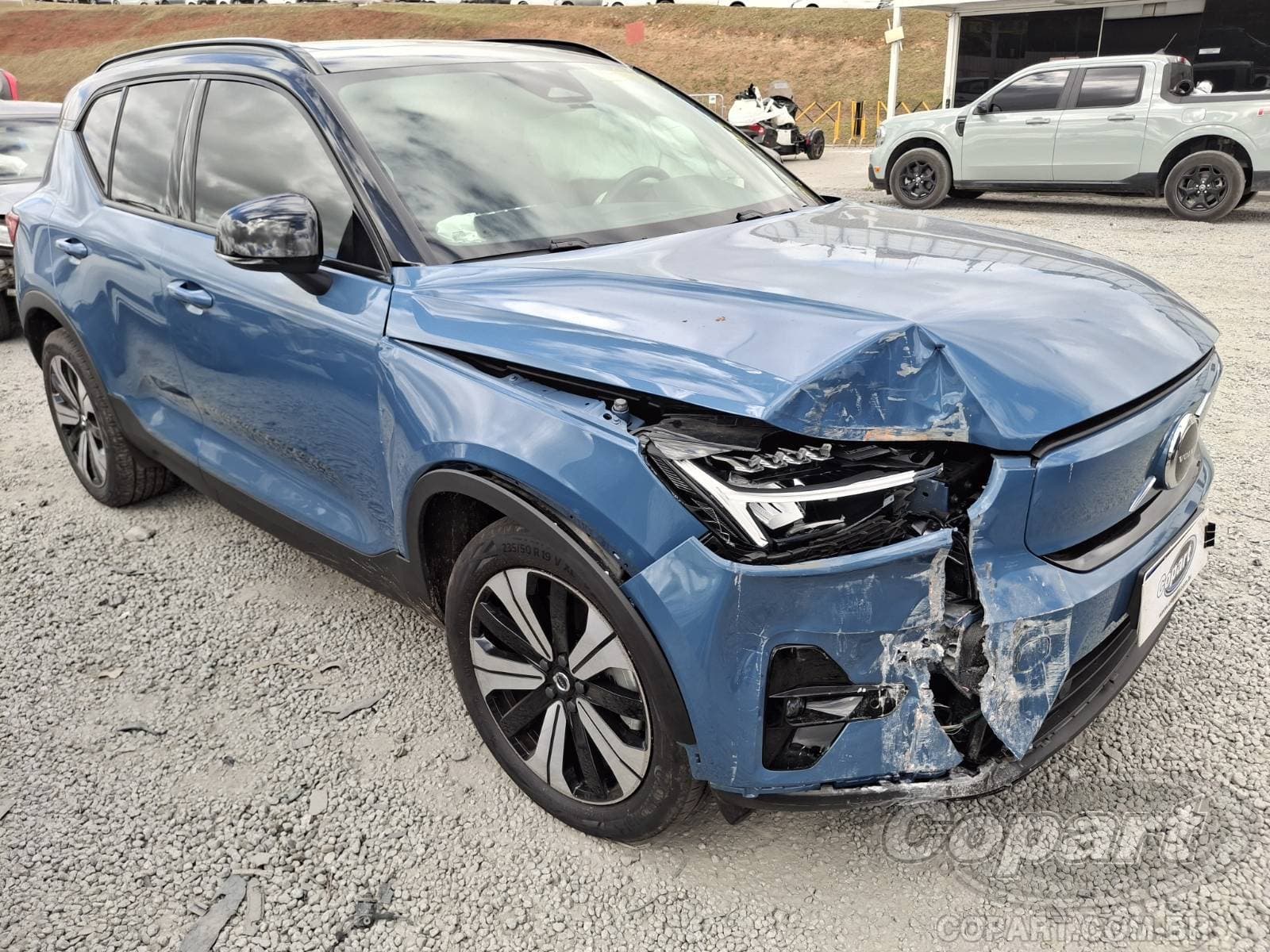 Volvo Xc40 2023 — foto 1