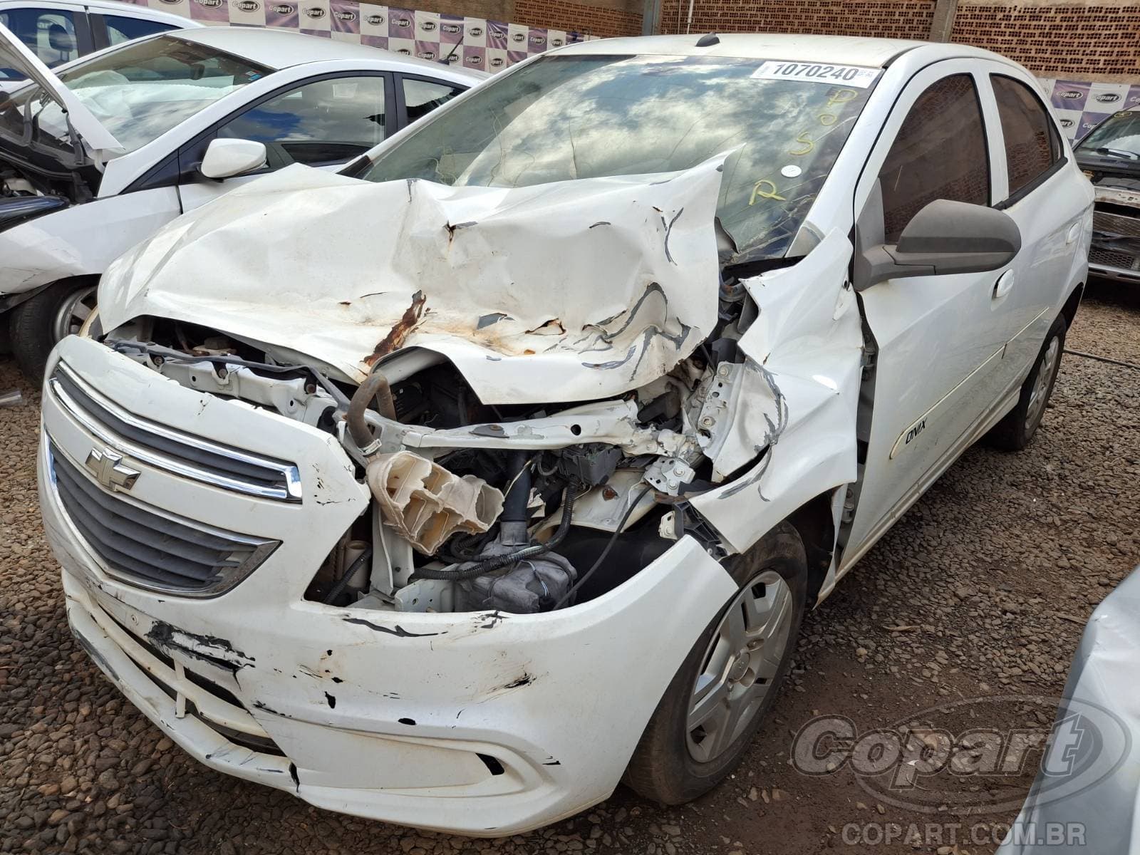 Chevrolet Onix 2015 — foto 2