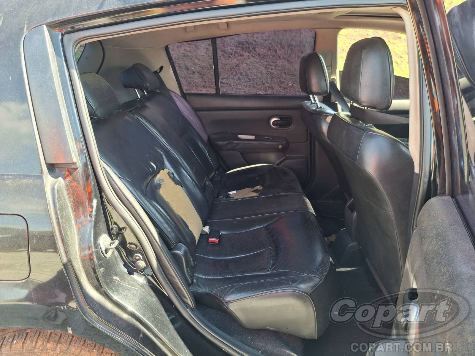 Nissan Tiida 2010 — foto 6