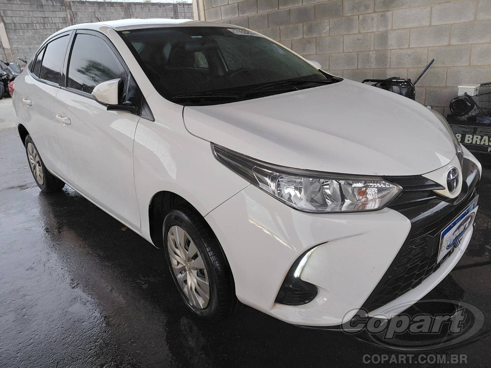 Toyota Yaris Seda 1.5 16V DUAL VVT-I 2023