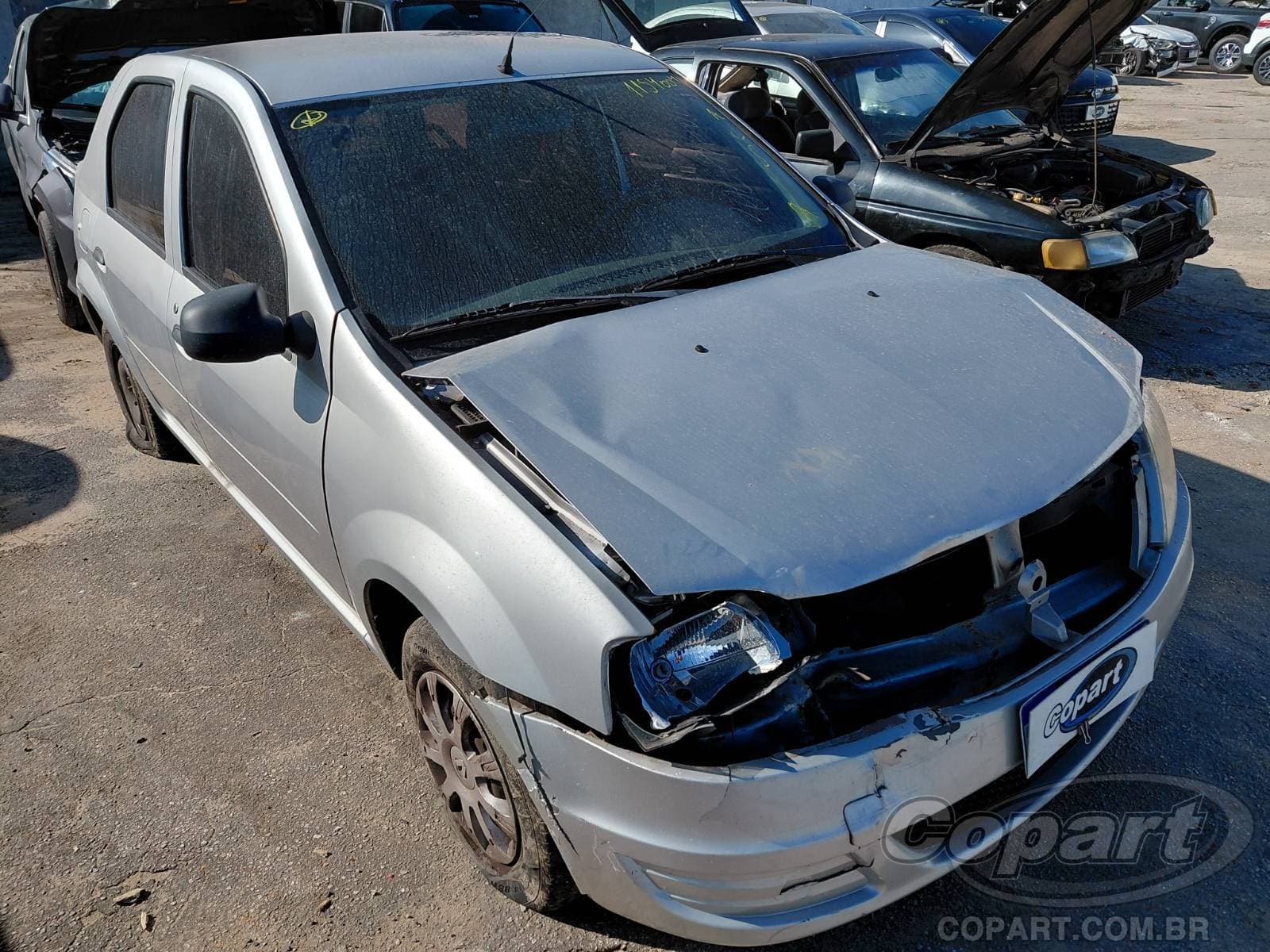 Renault Logan 2012 — foto 1