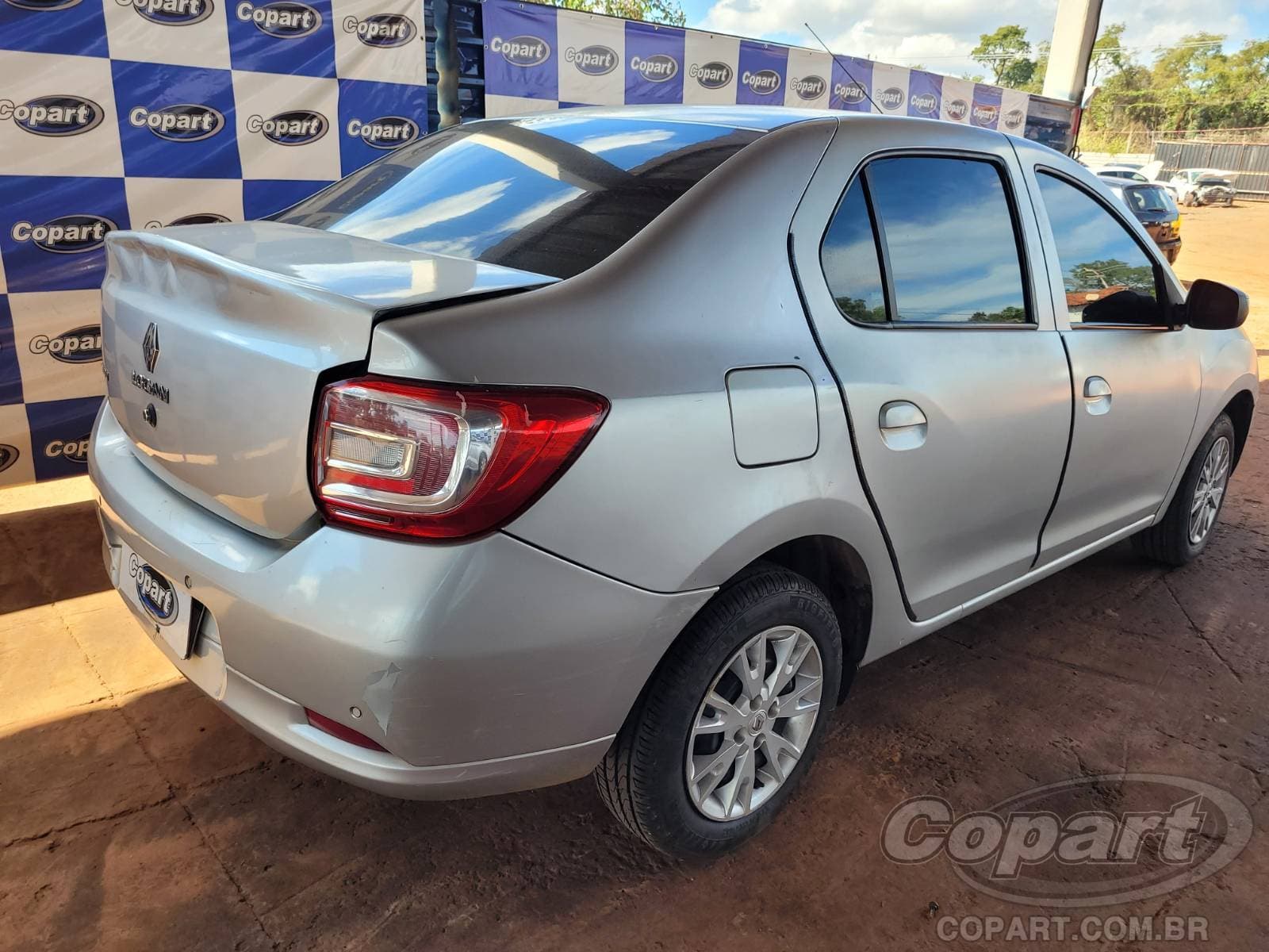 Renault Logan 2021 — foto 4
