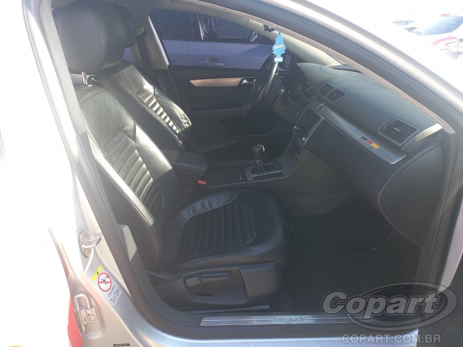 Volkswagen Passat 2011 — foto 5
