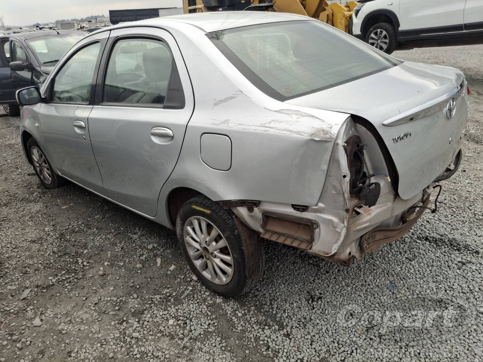 Toyota Etios Seda 2013 — foto 3