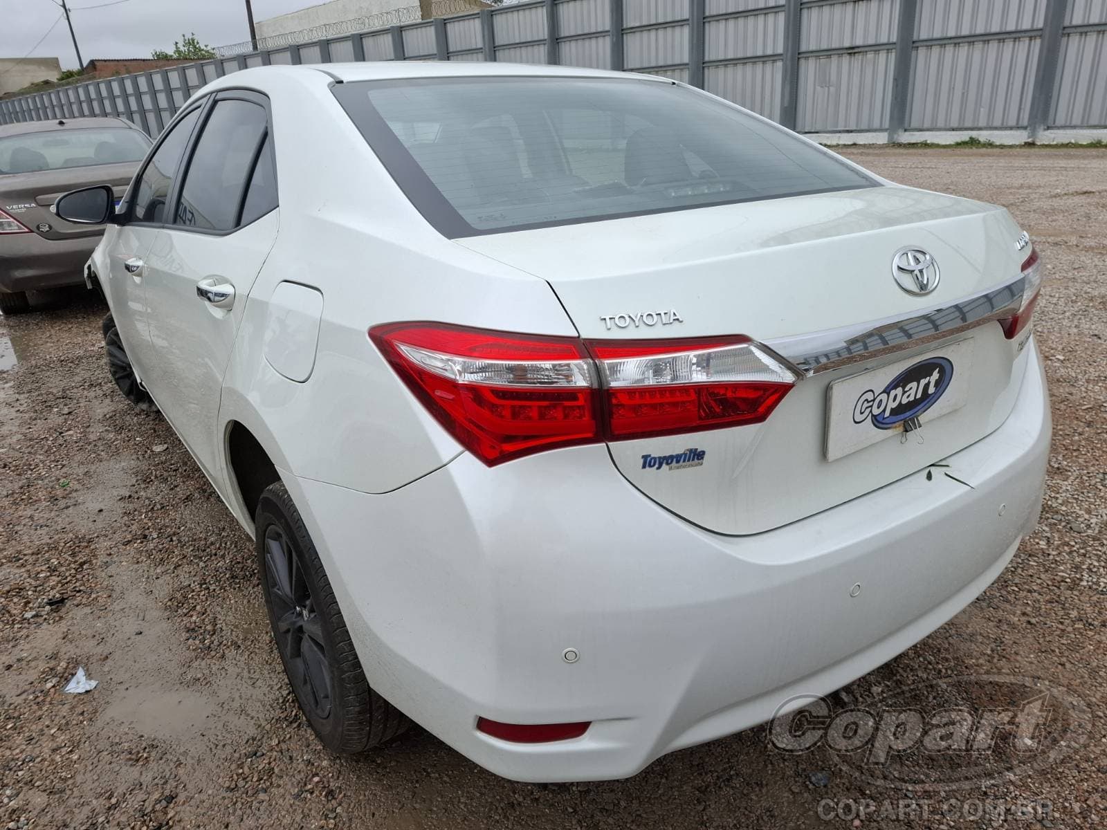 Toyota Corolla 2017 — foto 3