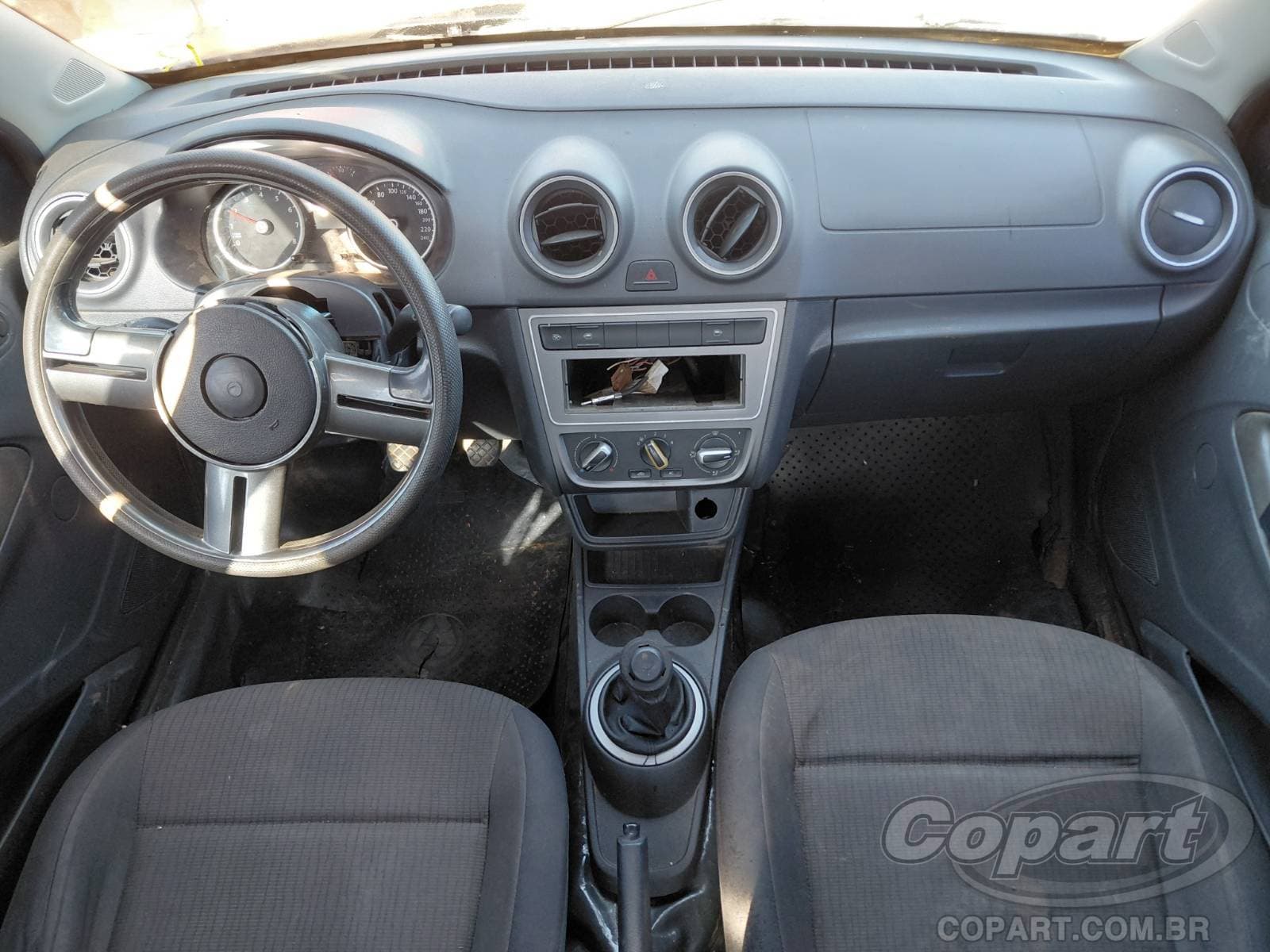 Volkswagen Voyage 2013 — foto 9