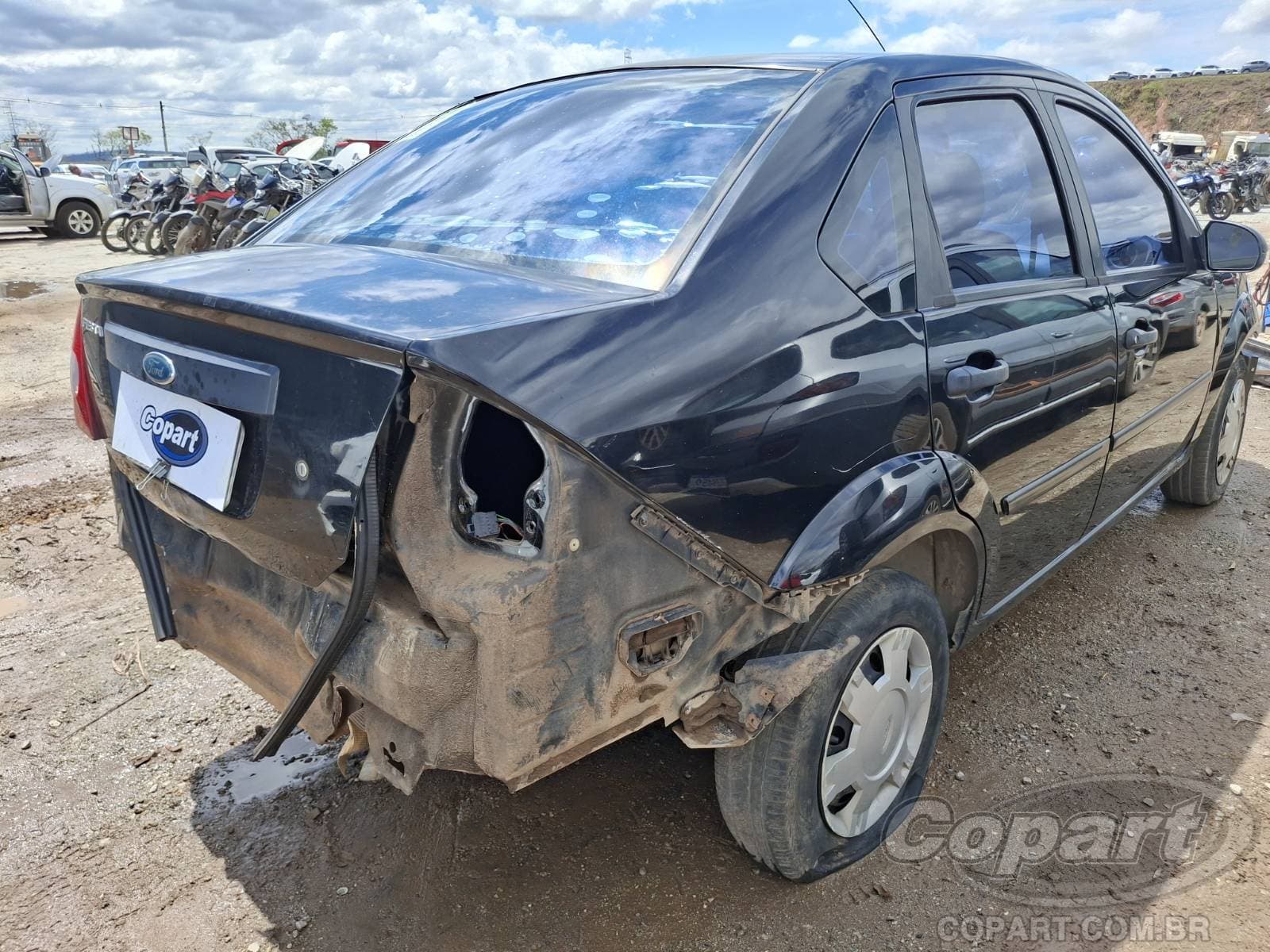 Ford Fiesta Sedan 2006 — foto 4