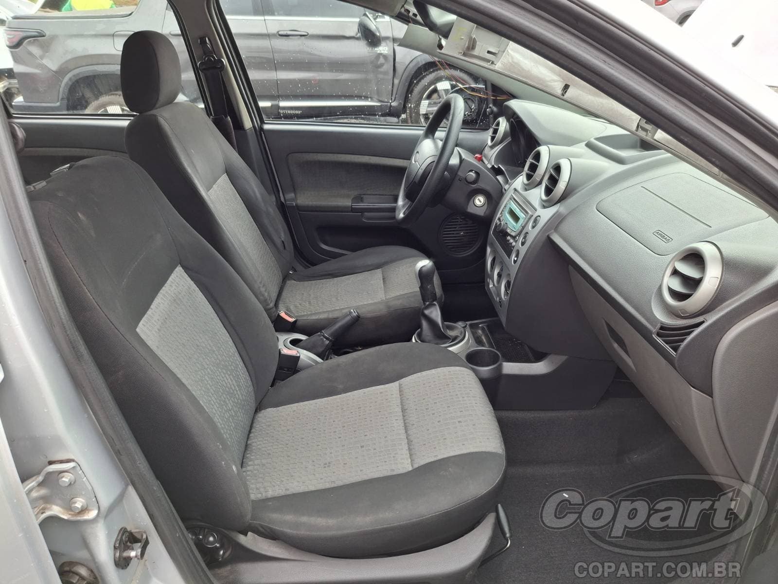 Ford Fiesta Sedan 2014 — foto 5