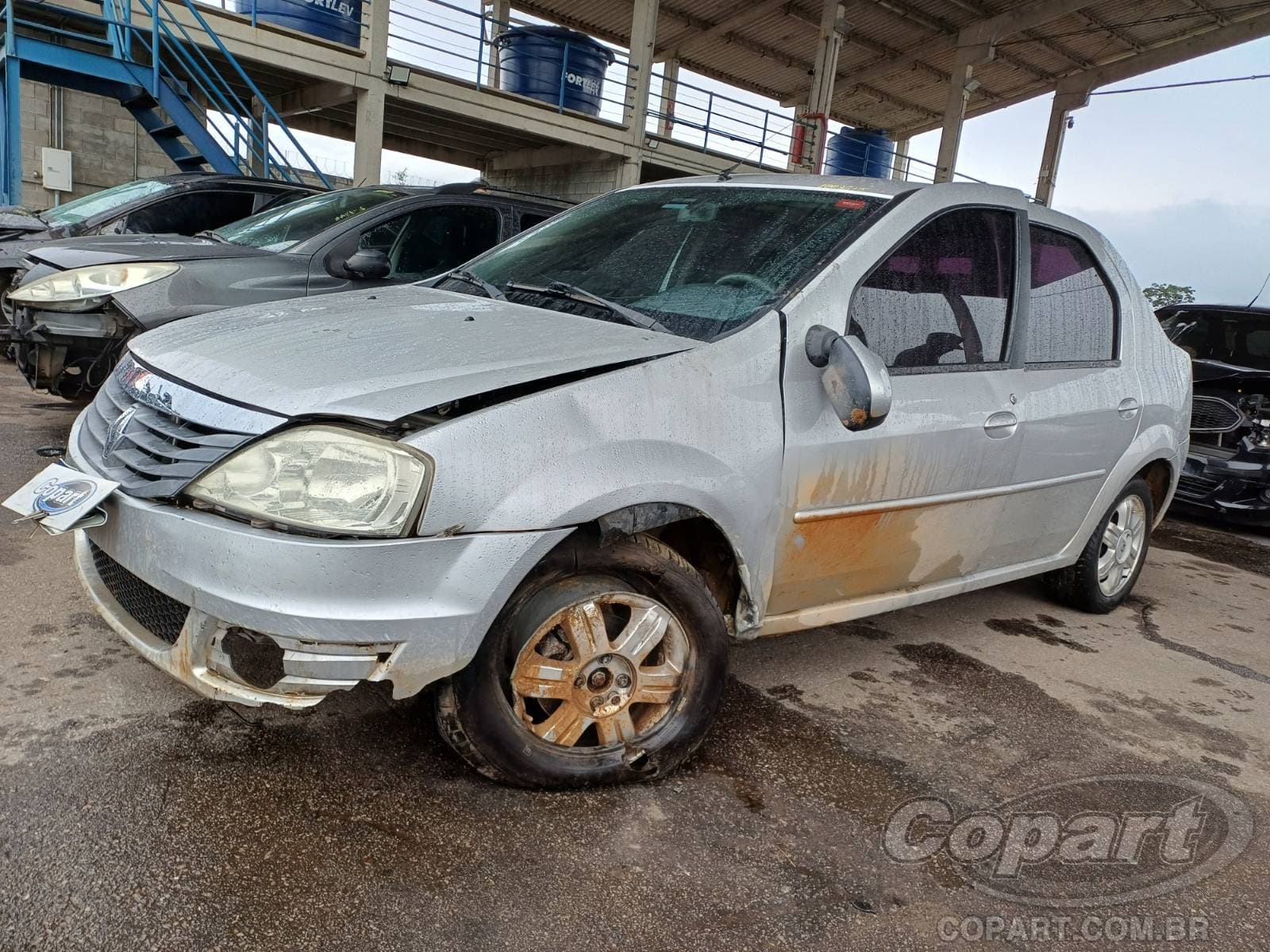 Renault Logan 2011 — foto 2