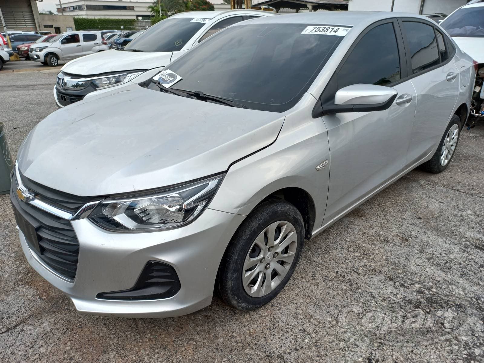 Chevrolet Onix Plus 2020 — foto 2