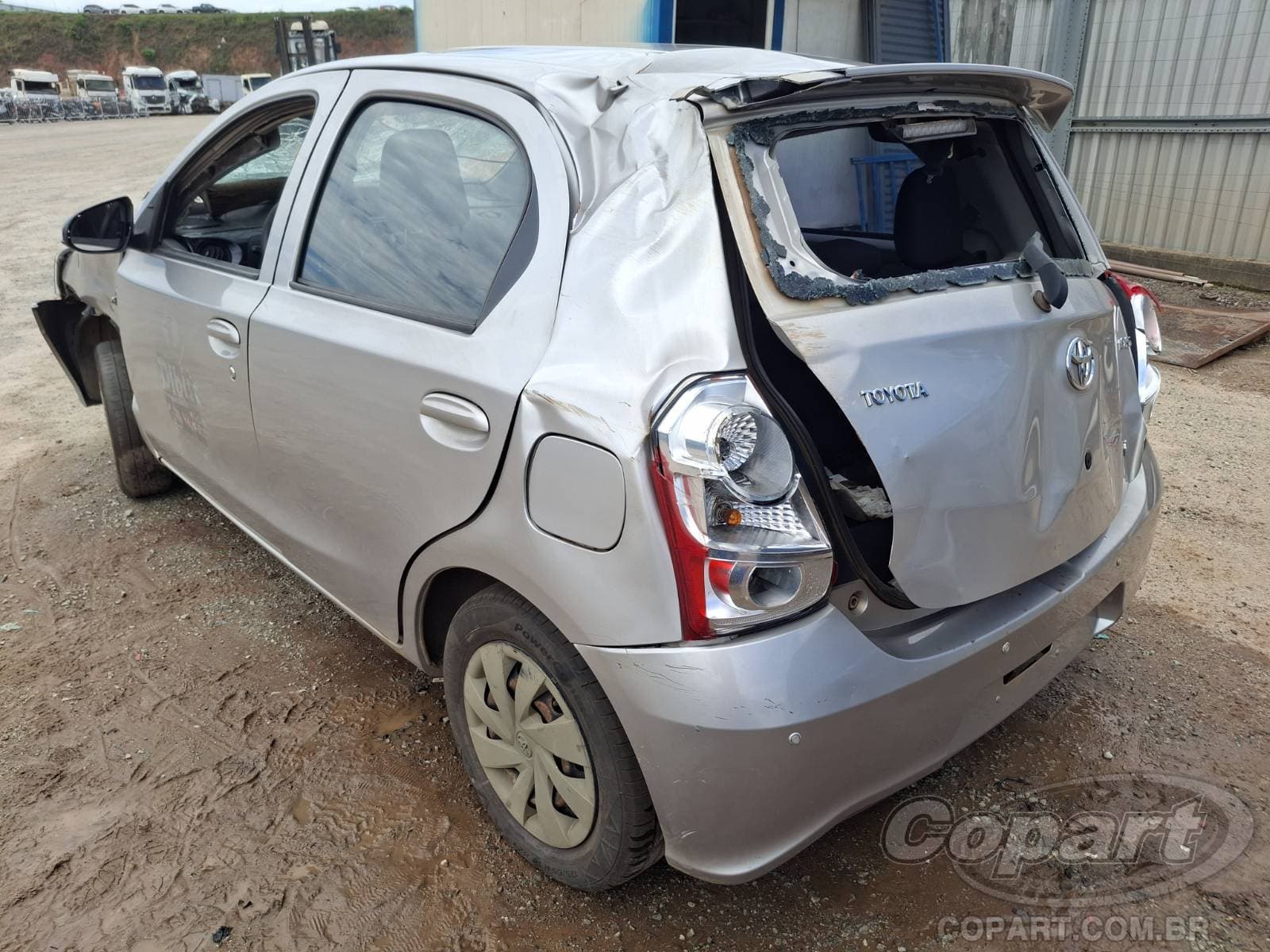 Toyota Etios 2018 — foto 3
