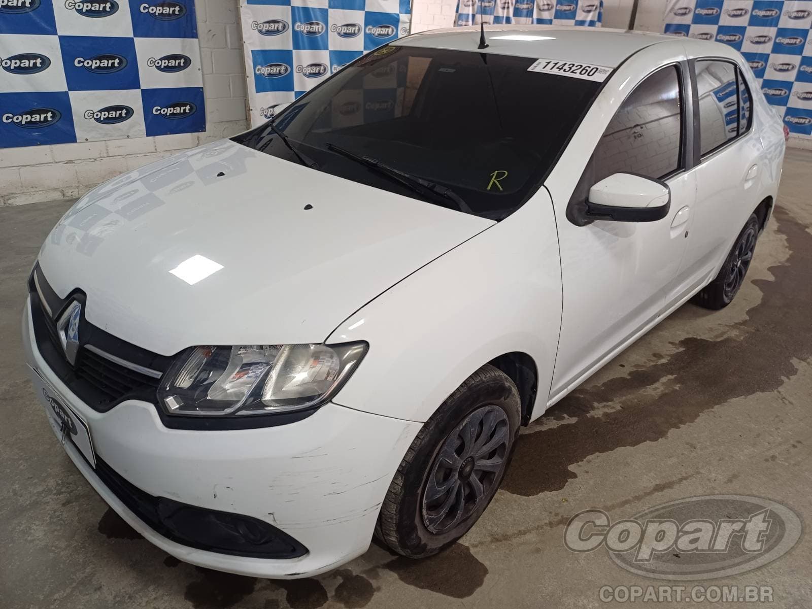 Renault Logan 2015 — foto 2