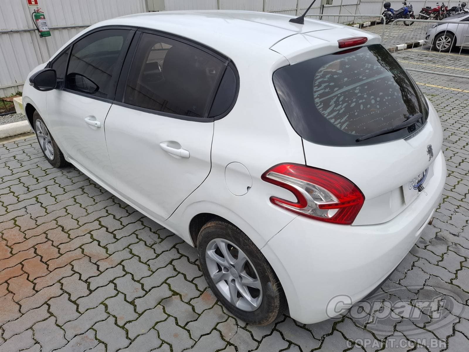 Peugeot 208 2014 — foto 3