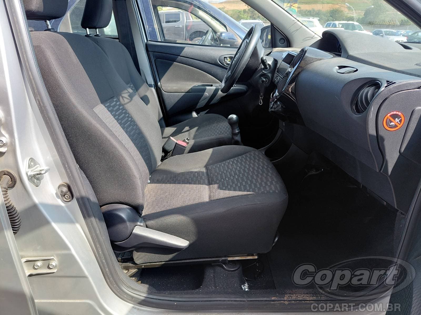 Toyota Etios 2016 — foto 5