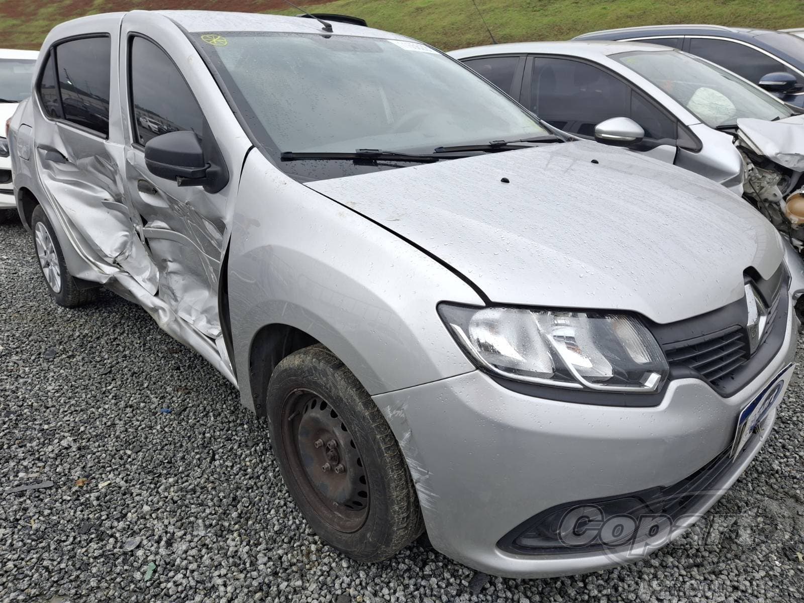 Renault Logan 2020 — foto 1