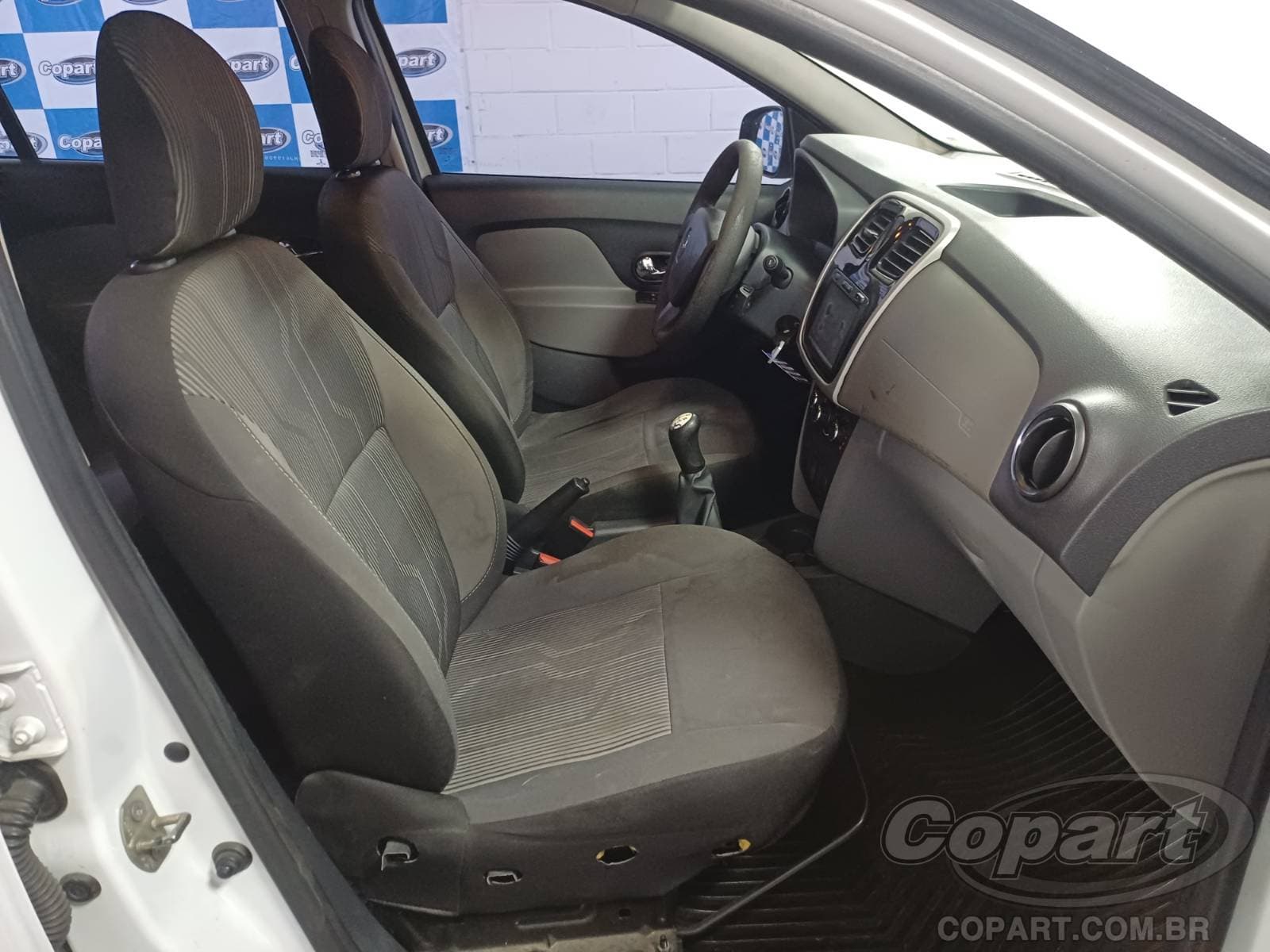 Renault Logan 2017 — foto 5