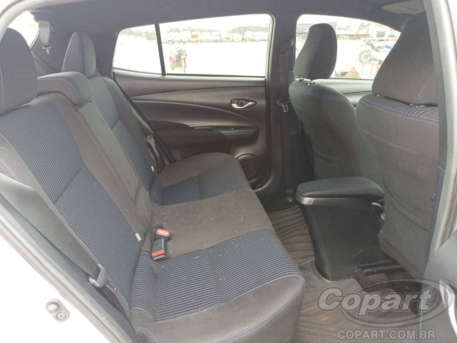 Toyota Yaris 2021 — foto 6