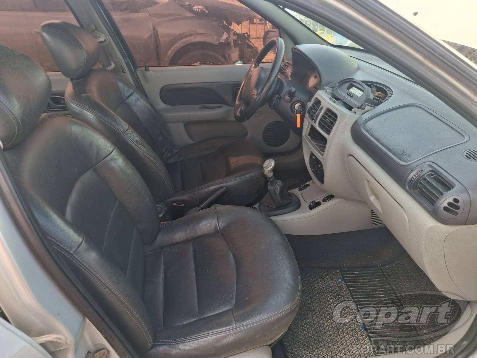Renault Clio Sedan 2003 — foto 5