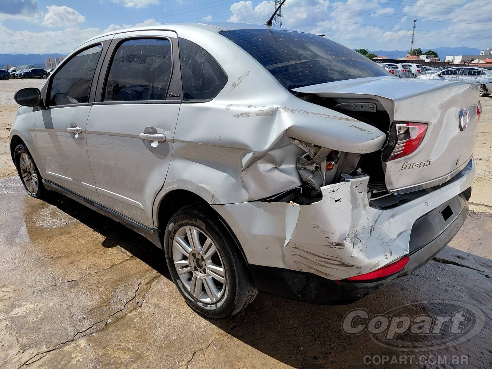 Fiat Grand Siena 2014 — foto 3