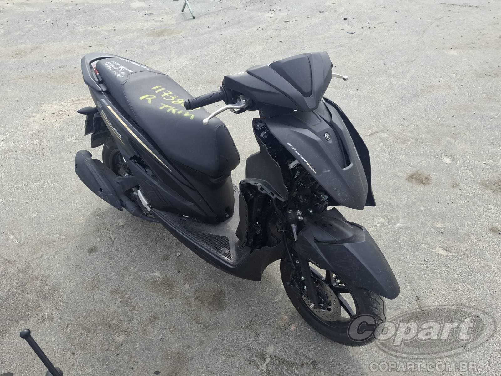 Yamaha Fluo 2027 — foto 1
