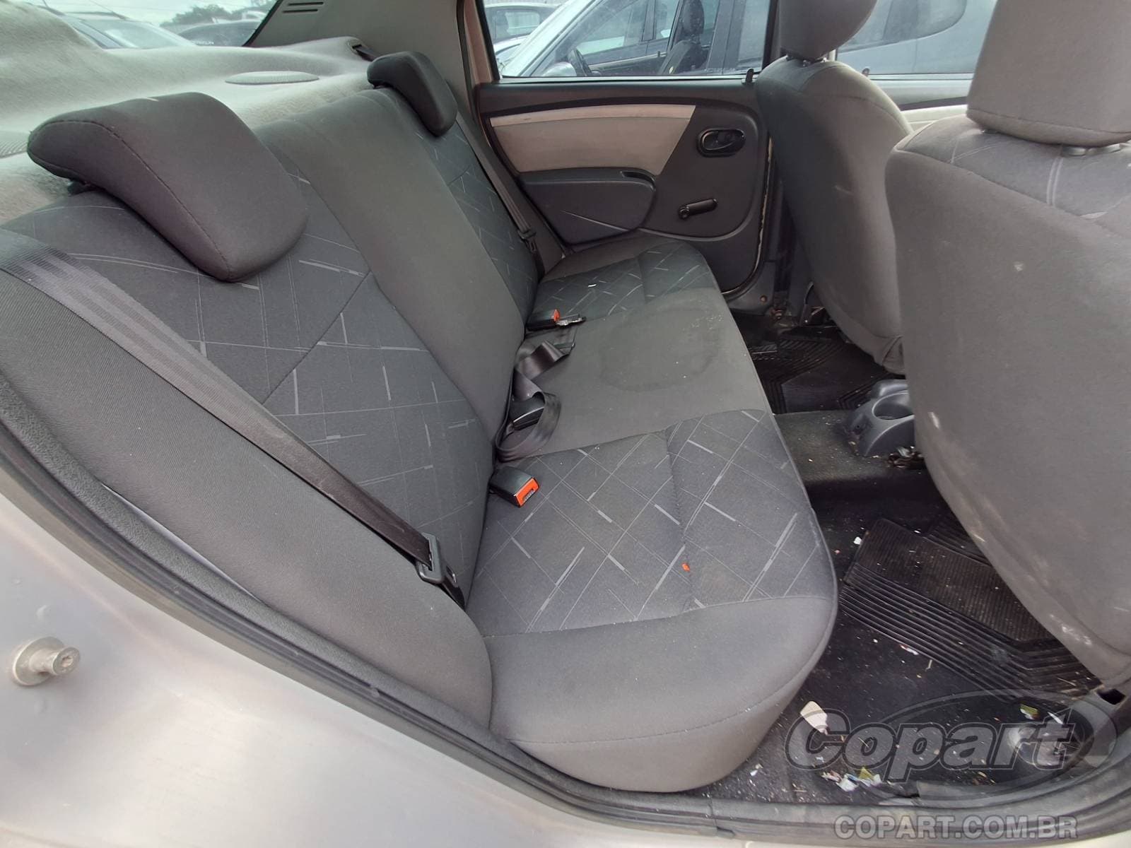 Renault Logan 2010 — foto 6
