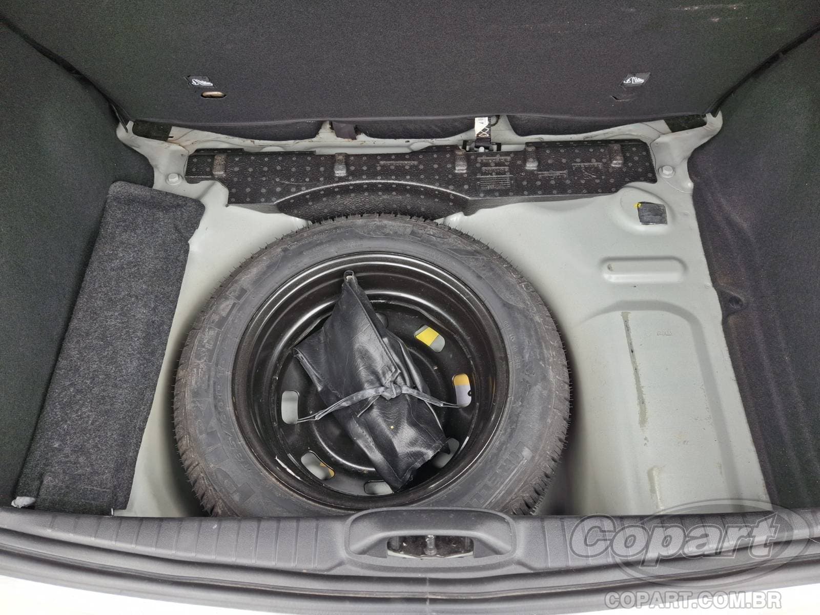 Peugeot 208 2018 — foto 10