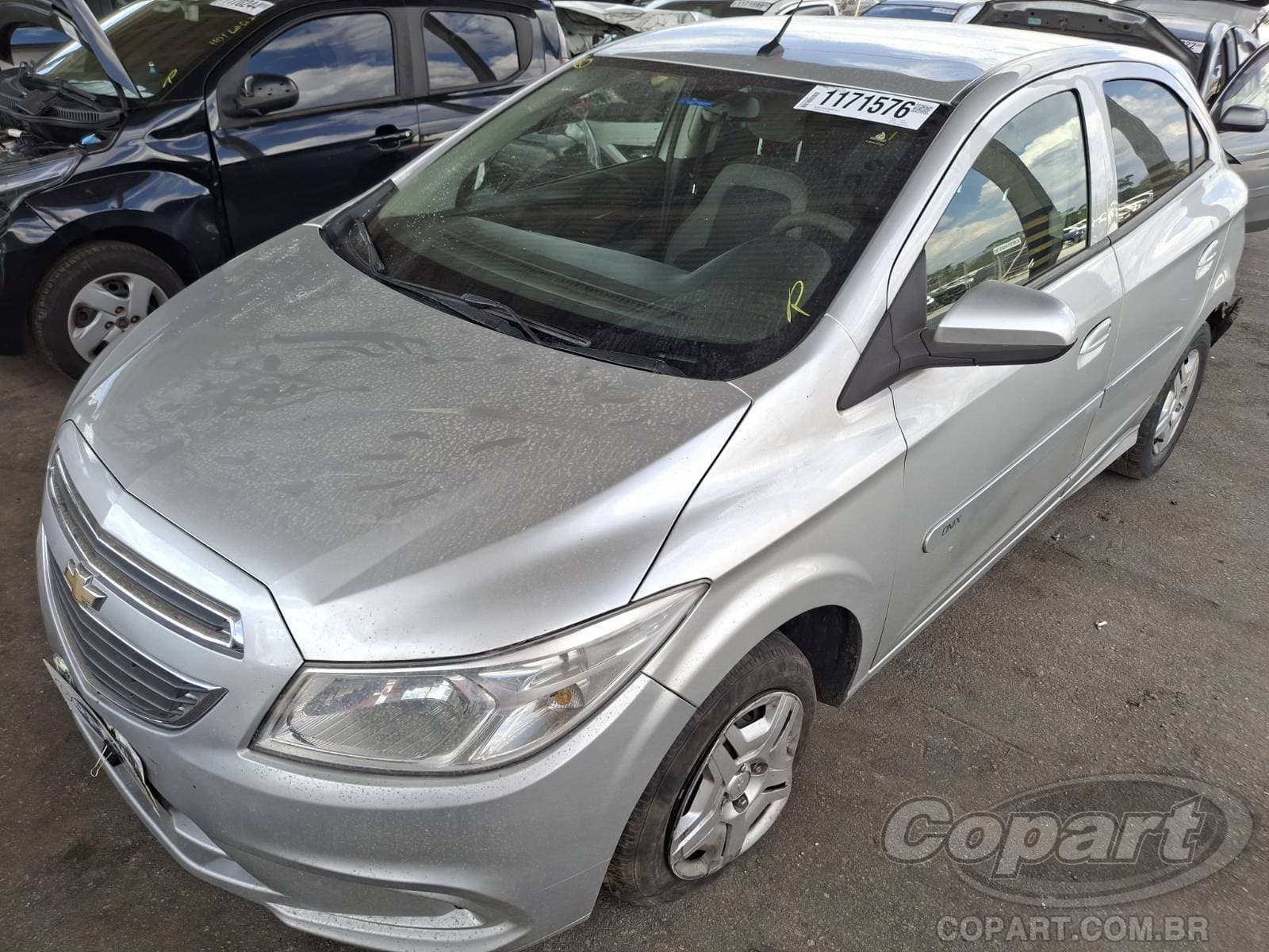 Chevrolet Onix 2015 — foto 2