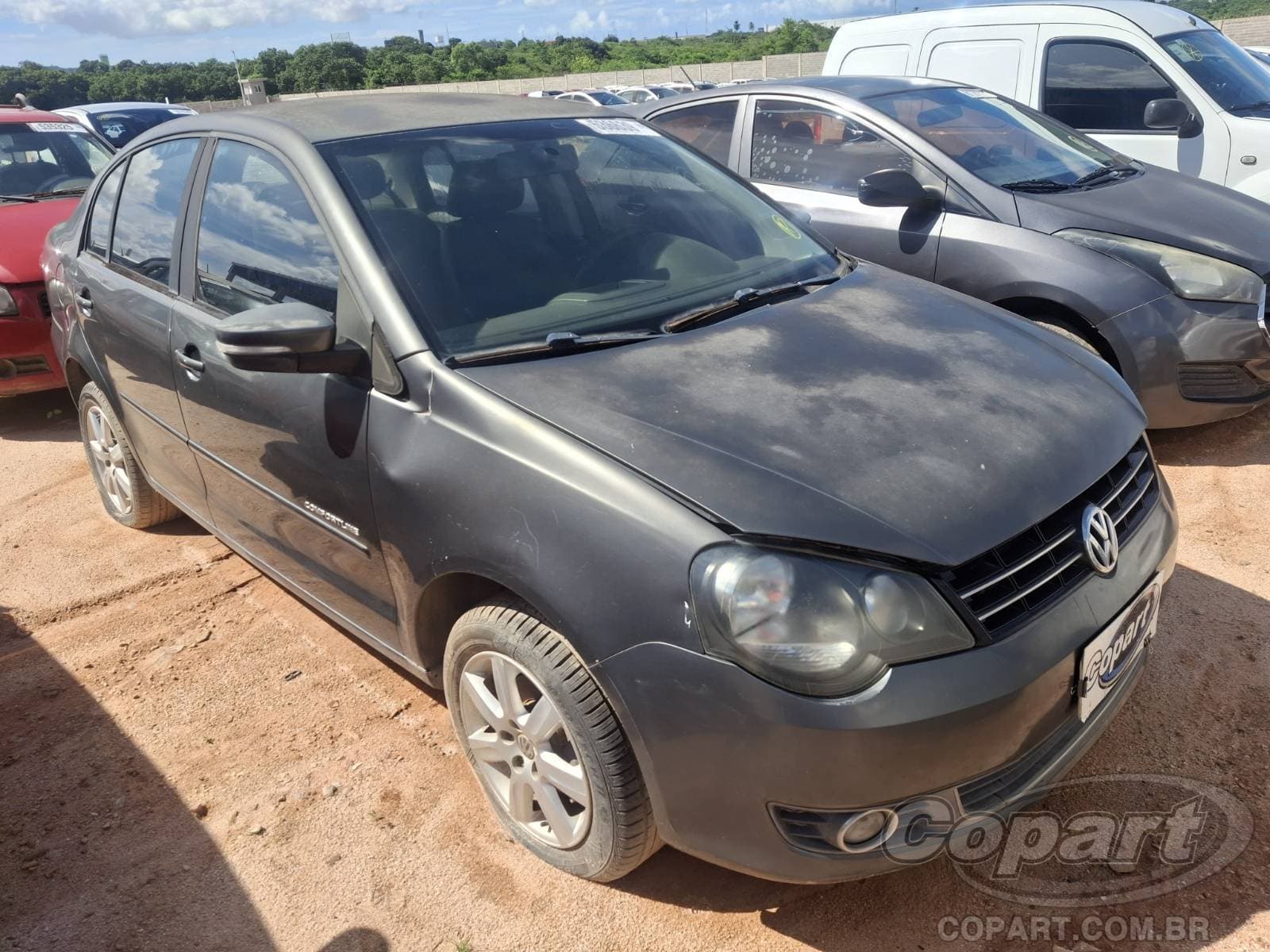 Volkswagen Polo Sedan 2013 — foto 1