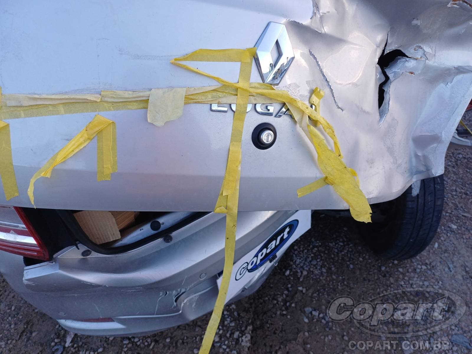 Renault Logan 2021 — foto 10