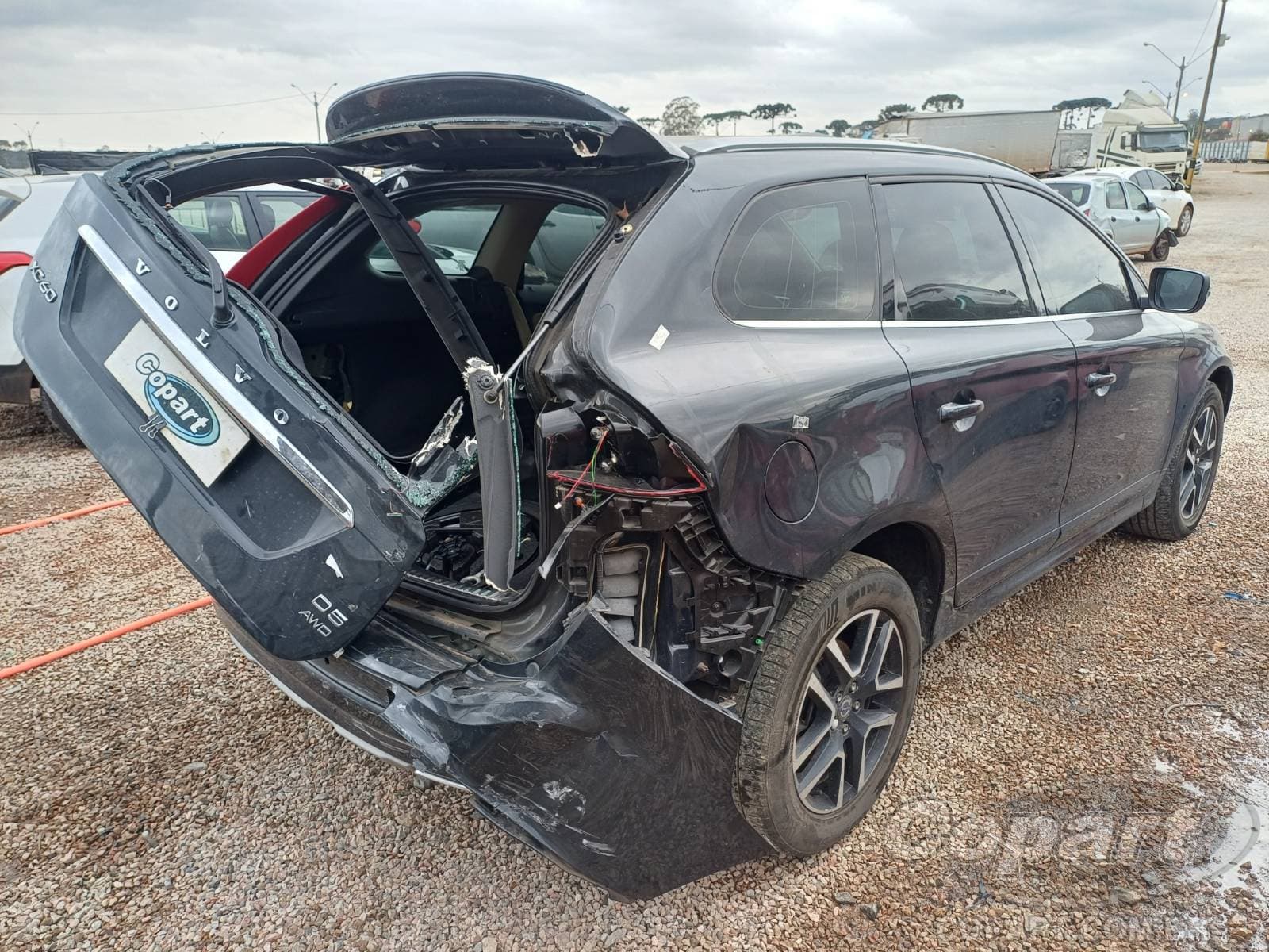 Volvo Xc60 2017 — foto 4