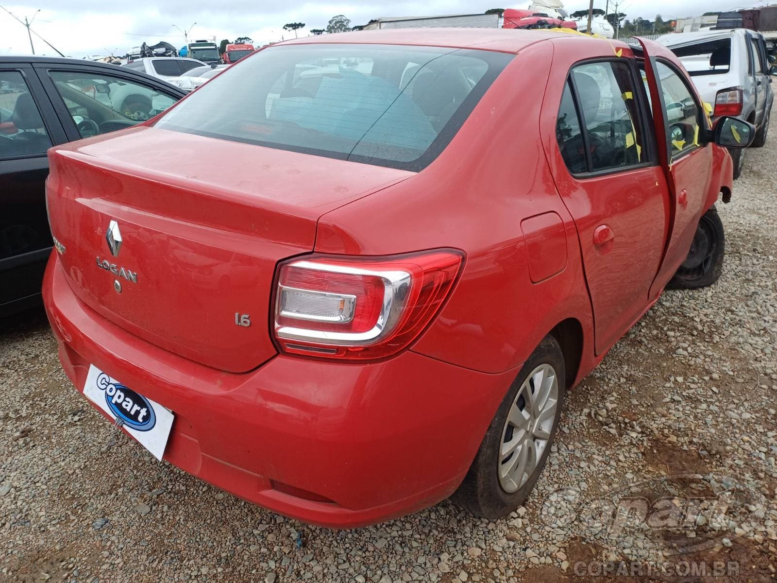 Renault Logan 2015 — foto 4