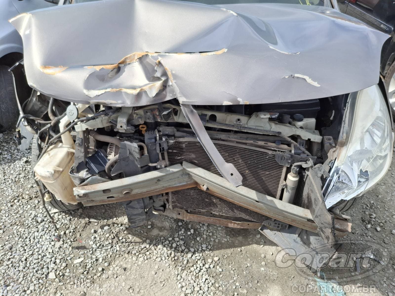 Nissan Versa 2014 — foto 12
