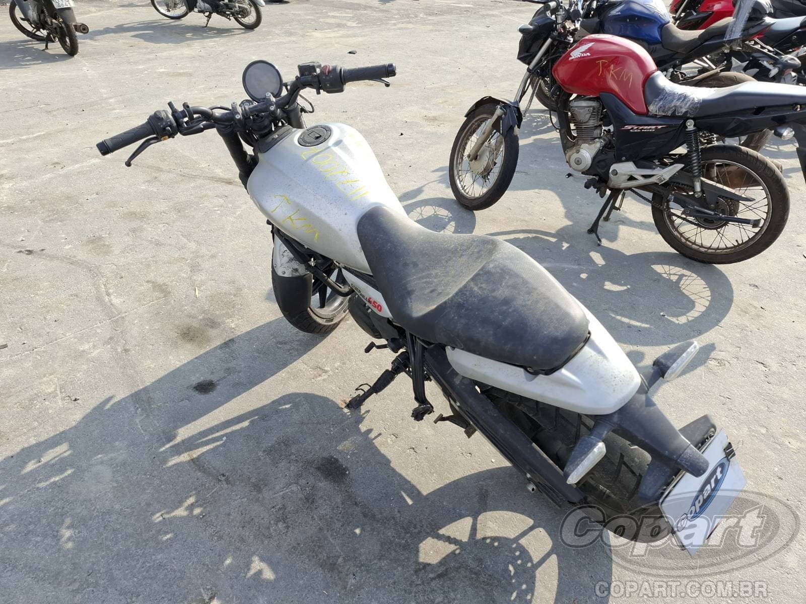 Royal Enfield Guerrilla 2026 — foto 3