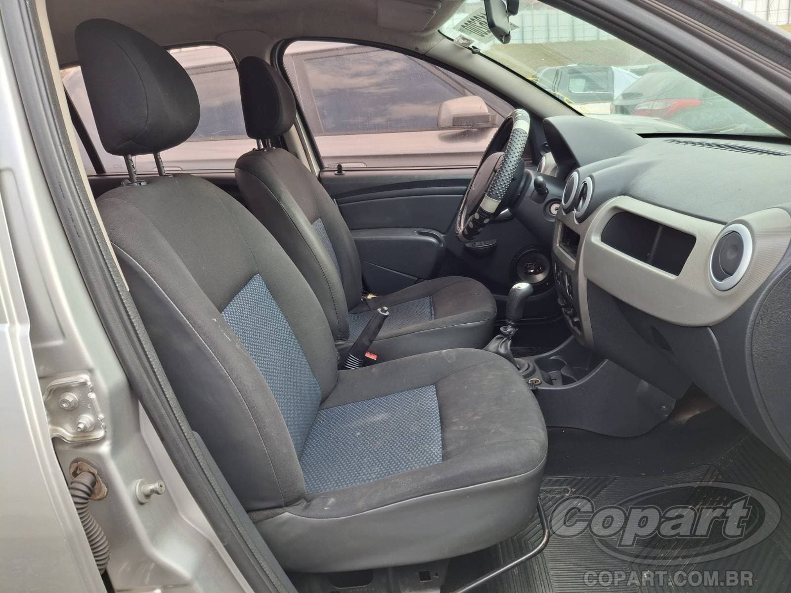 Renault Sandero 2011 — foto 5