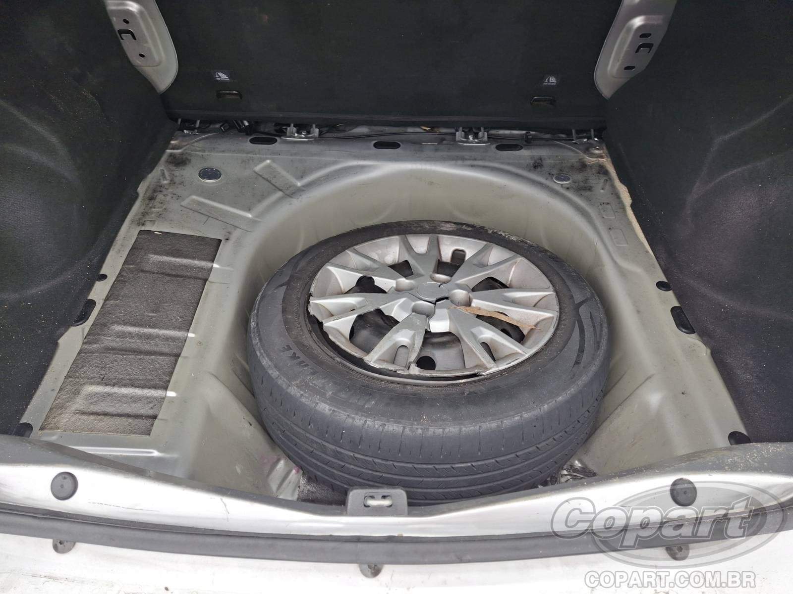 Renault Logan 2020 — foto 10