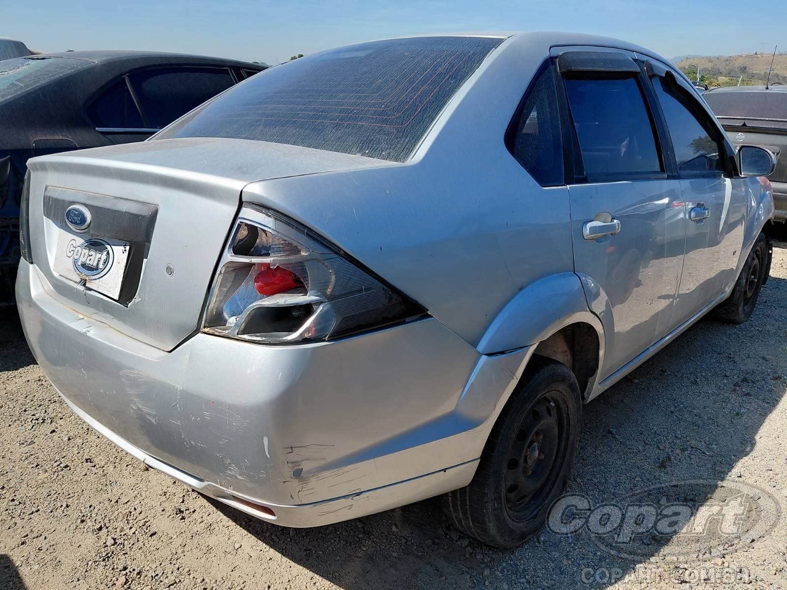 Ford Fiesta Sedan 2014 — foto 4