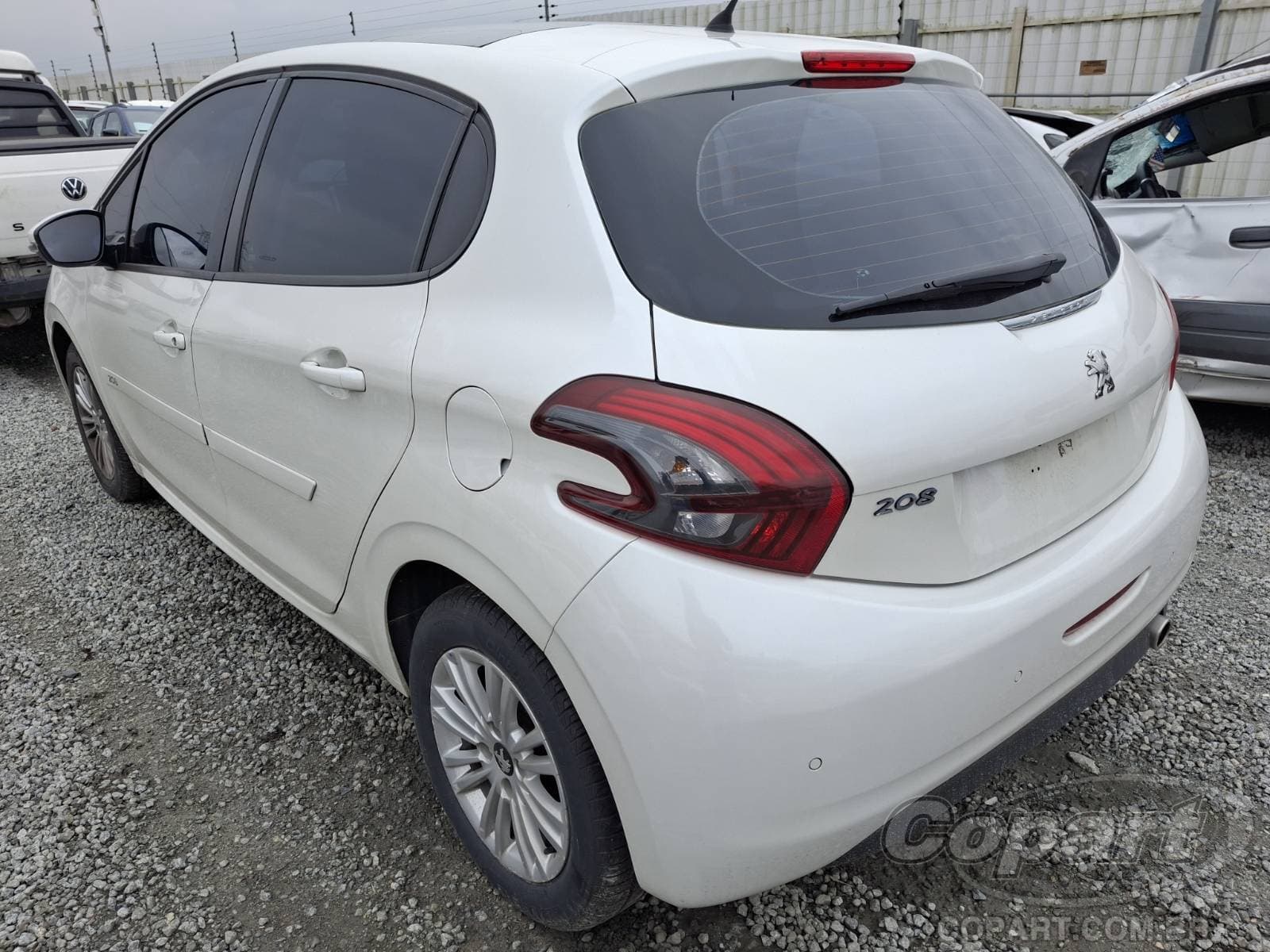 Peugeot 208 2018 — foto 3