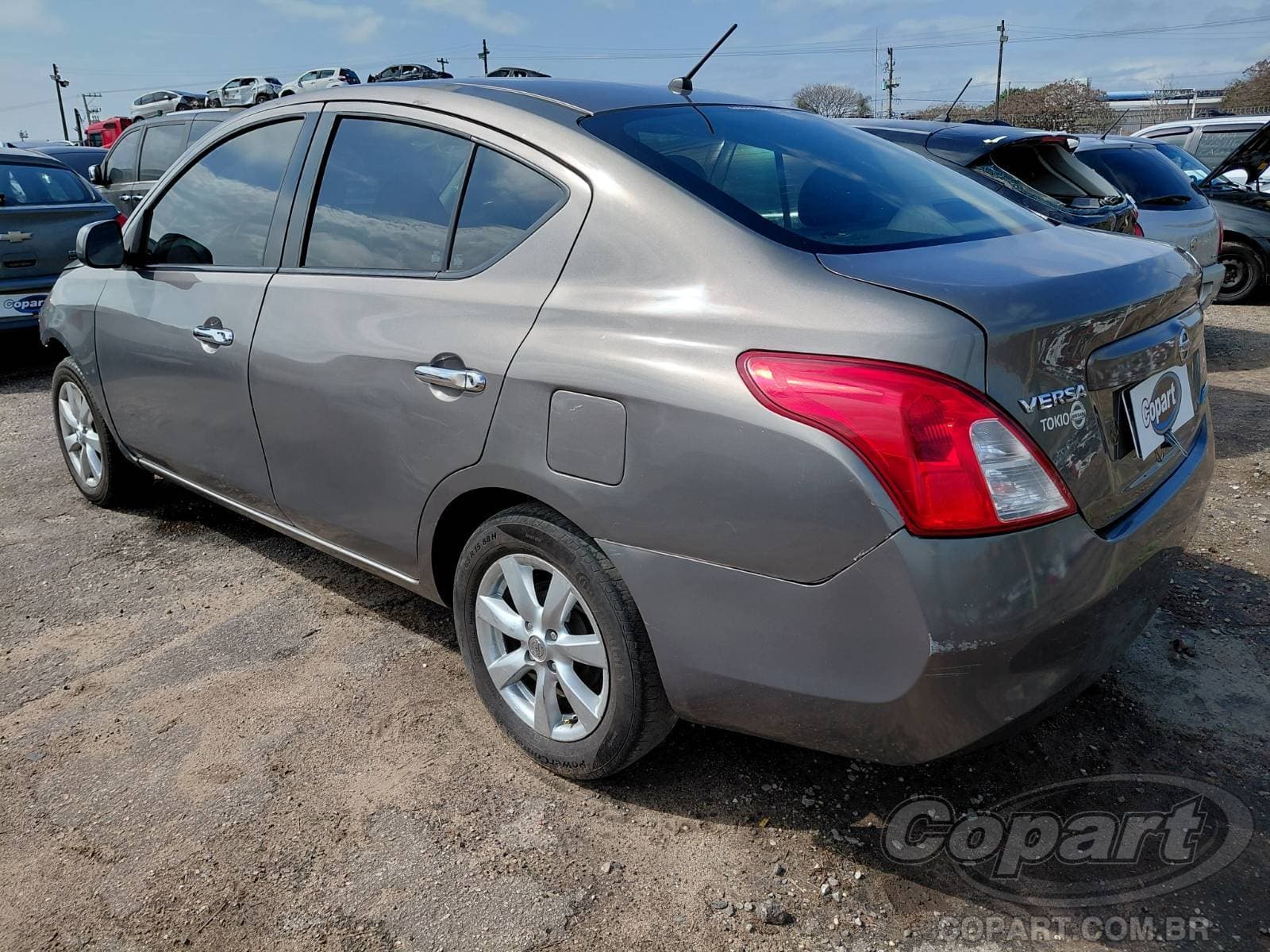 Nissan Versa 2013 — foto 3