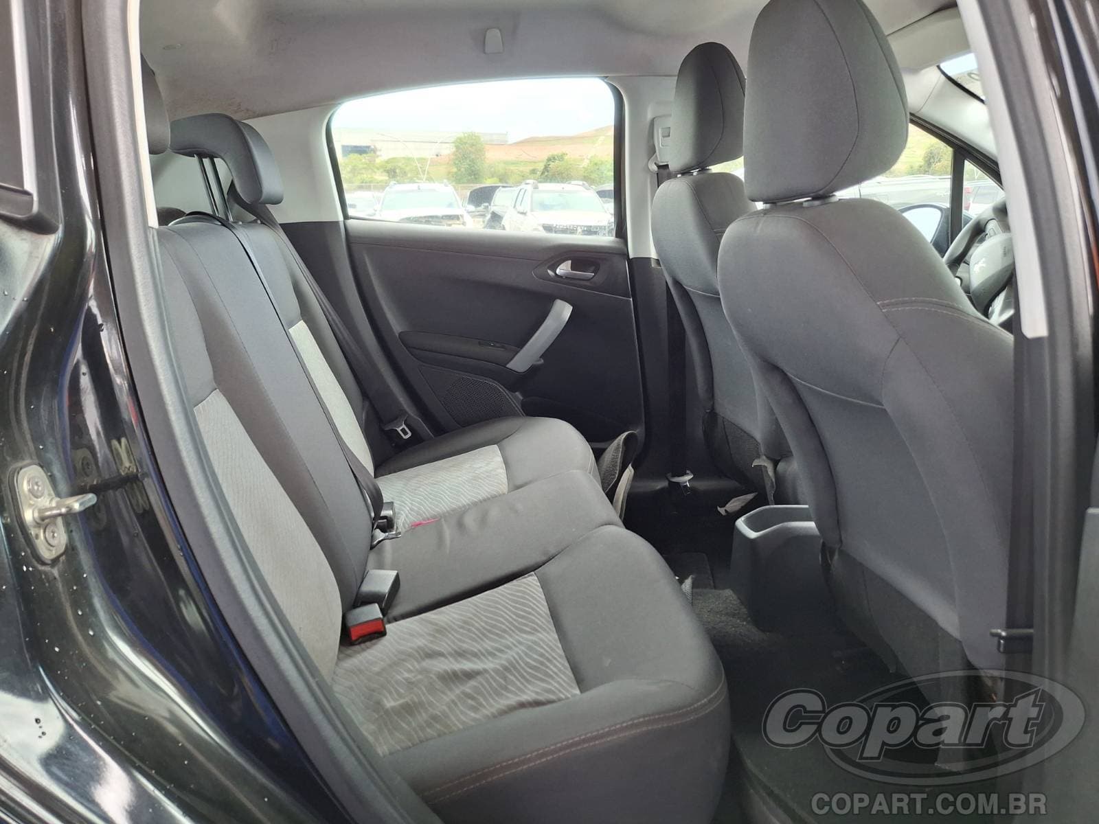 Peugeot 208 2015 — foto 6