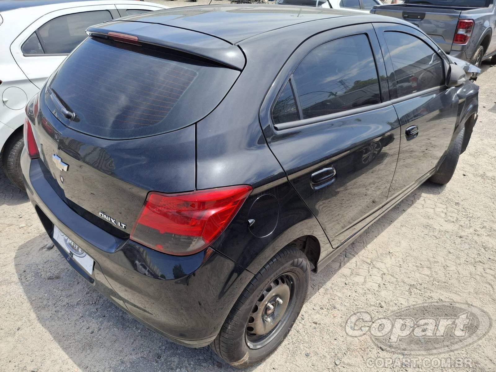 Chevrolet Onix 2015 — foto 4