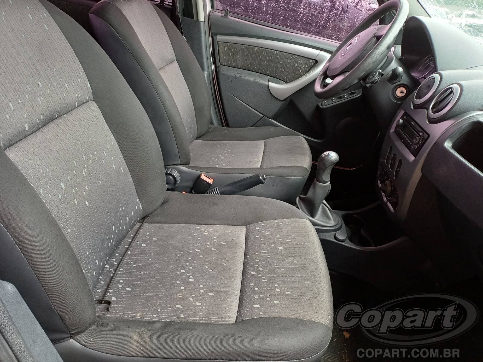 Renault Logan 2011 — foto 5